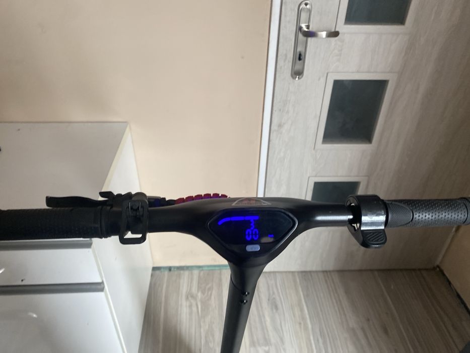 hulajnoga elektryczna R.EVOLUTION