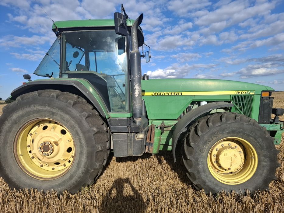 John deere 8300.
