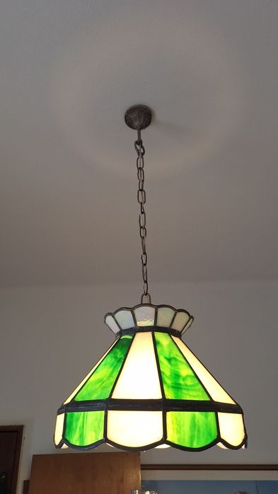 Candeeiro Vintage em Vitral Artesanal Estilo Tiffany – Verde e Branco