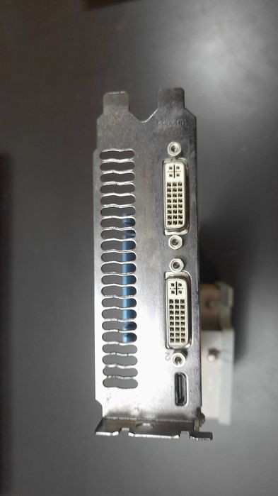 Gráfica Gigabyte GV-N450-1GI