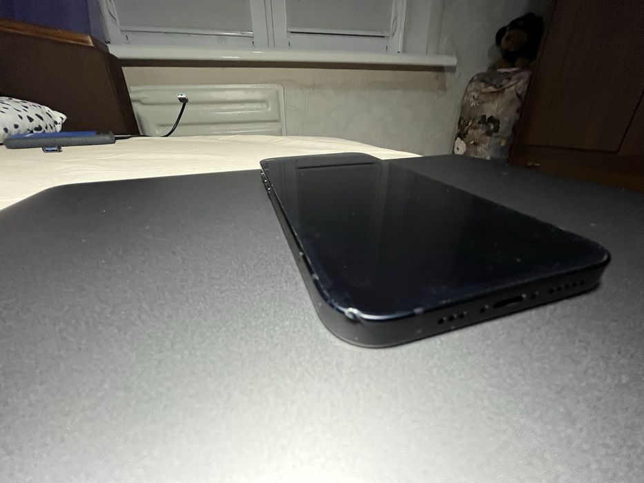 IPhone 12. 64 gb.              .