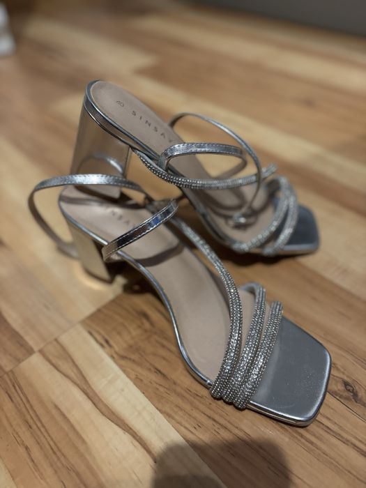 Buty Sinsay srebrne 40