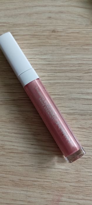 Nowa pomadka błyszczyk w płynie Lumene
