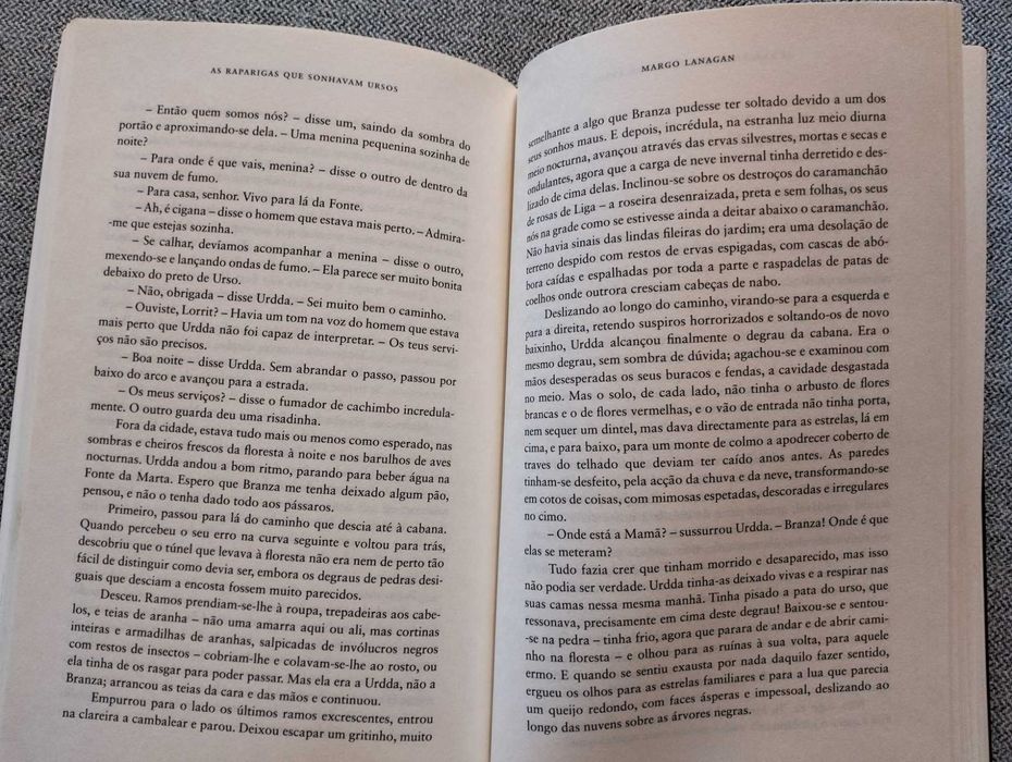 Livro "As raparigas que sonhavam ursos" de Margo Lanagan