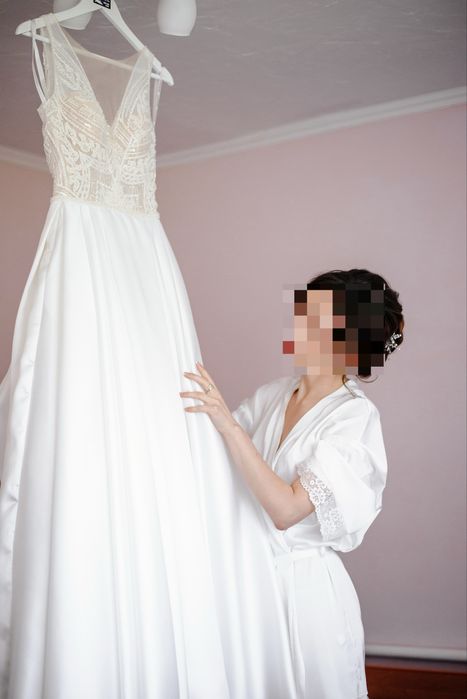 Продам стильну весільну сукню
