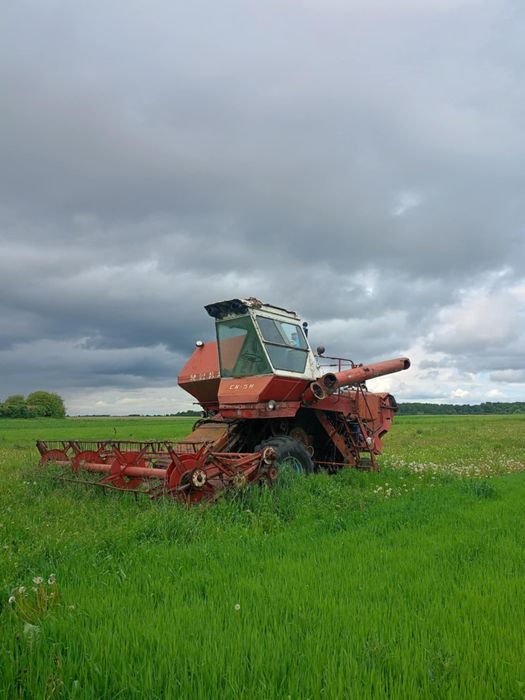 Продам комбайн нива