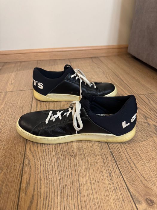 Взуття Levi’s кросівки кеди