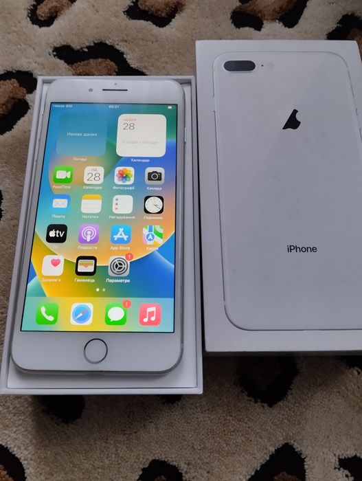 iPhone 8 plus на 64 ГБ відмінний стан.