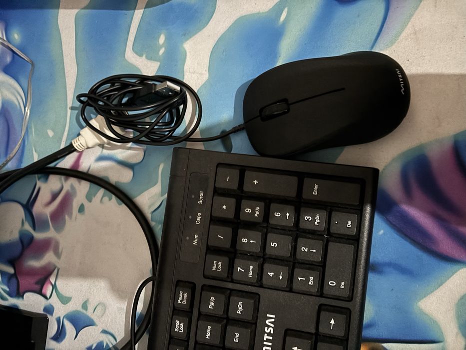 Conjunto Monitor + Acessórios – Pronto a Usar