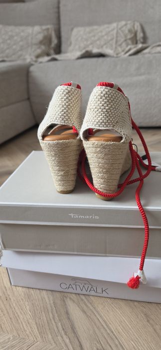 Niwe sandaly na koturnie Tamaris wkładka memory r 42