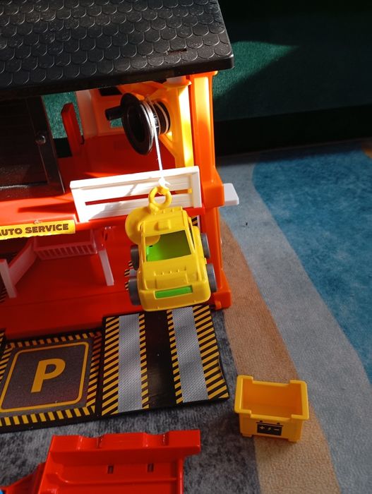 Duży garaż warsztat samochodowy Wader