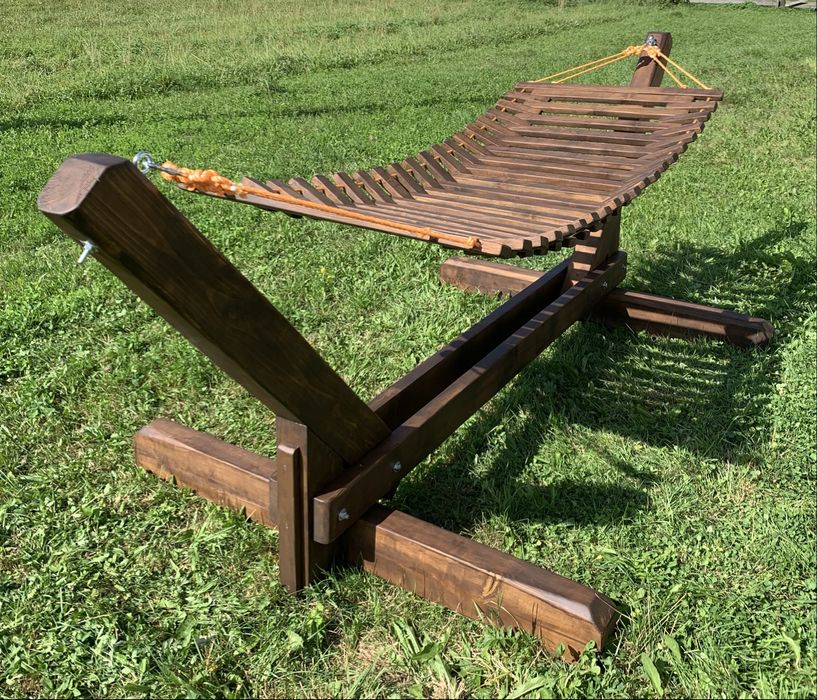 Гамак з дерева.