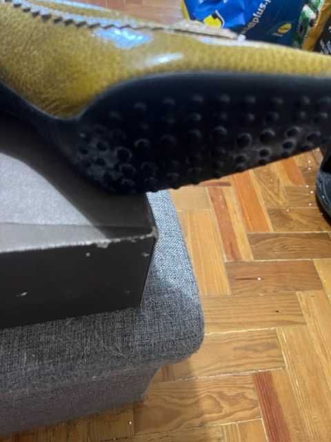 Sapatos TODS em bom estado