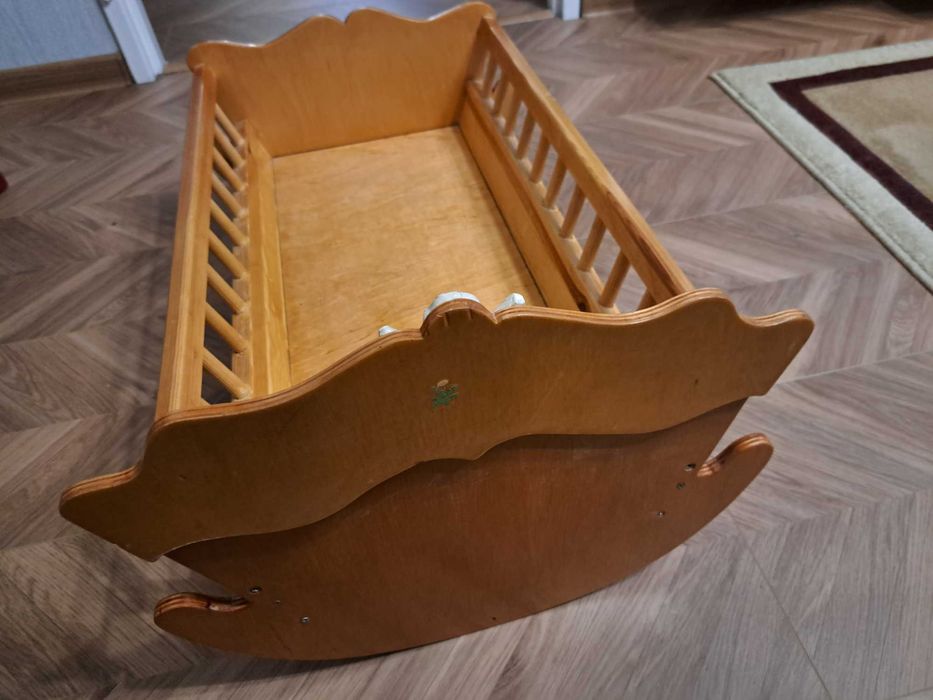 Sprzedam kołyskę dla lalek.