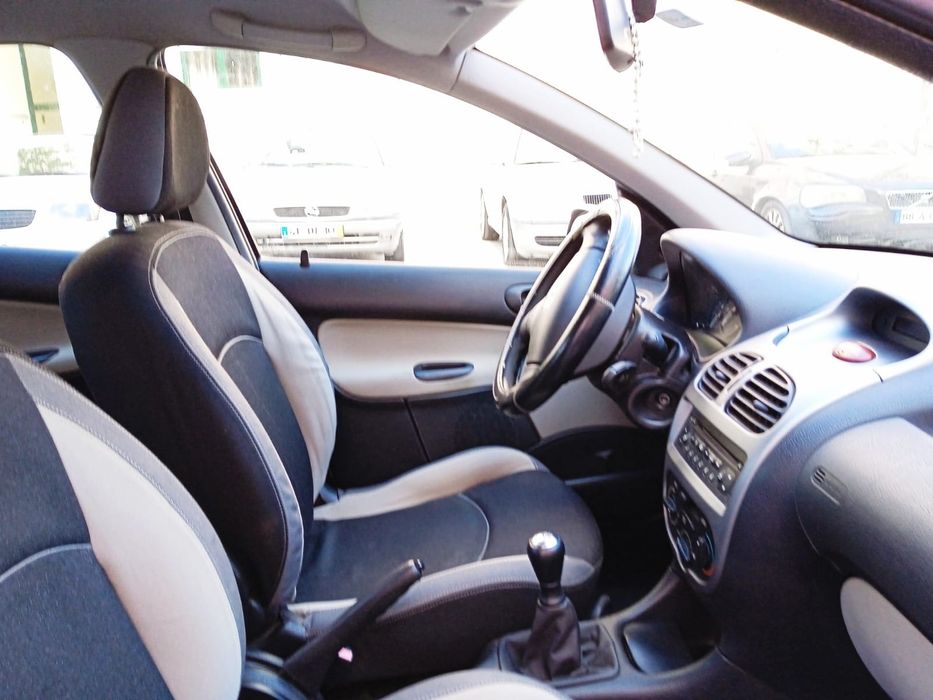 Peugeot 206 em ótimo estado