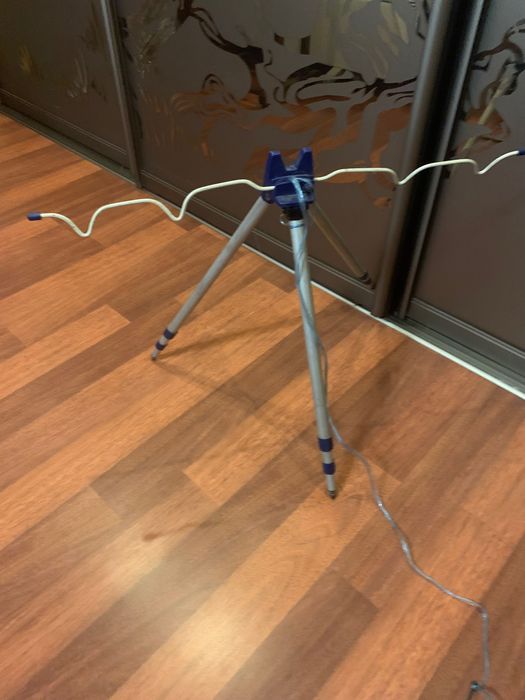 Фидерная тренога с гребенкой . Подставка под удочку.