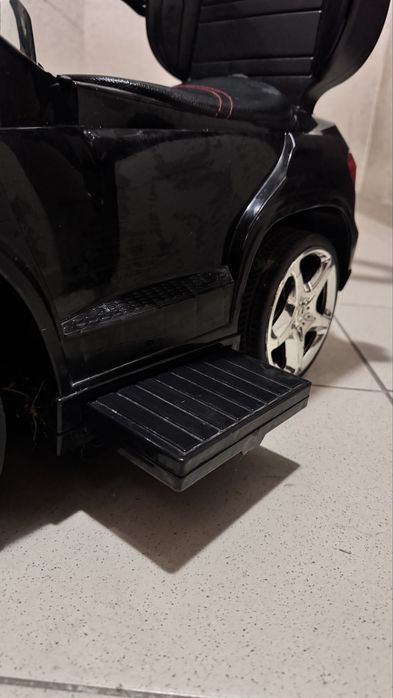 Дитяча машинкаа толокар