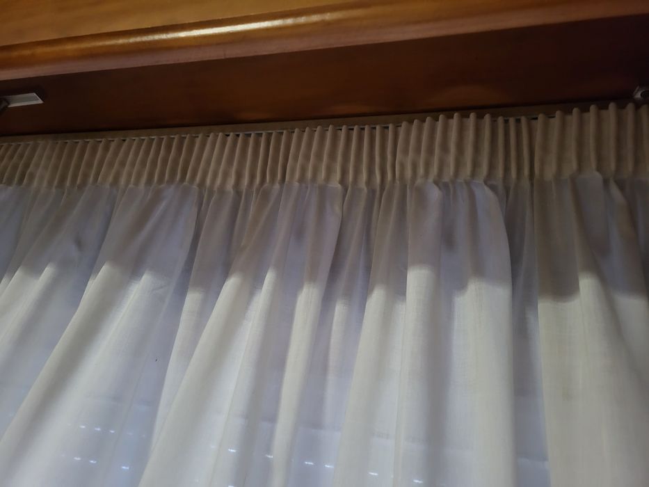 Cortinados de cozinha com estrutura
