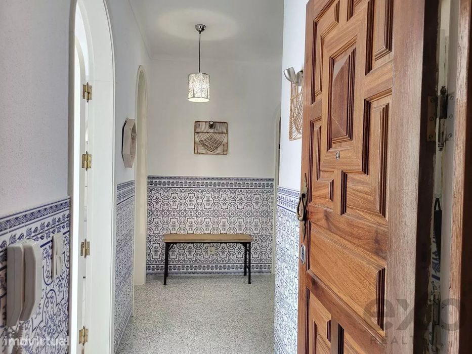 Excepcional T2  no último andar com um amplo terraço. Centro histórico