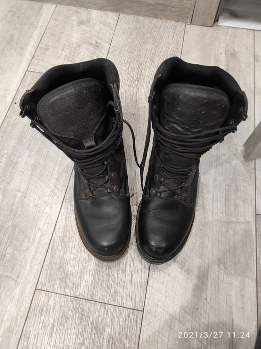 Buty wojskowe, nowe z lekko porysowanym czubkiem