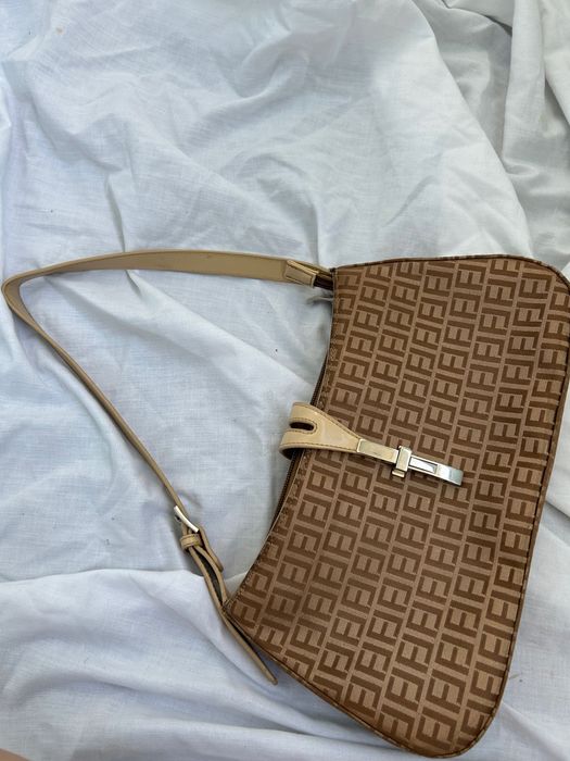 Сумка fendi в гарному стані