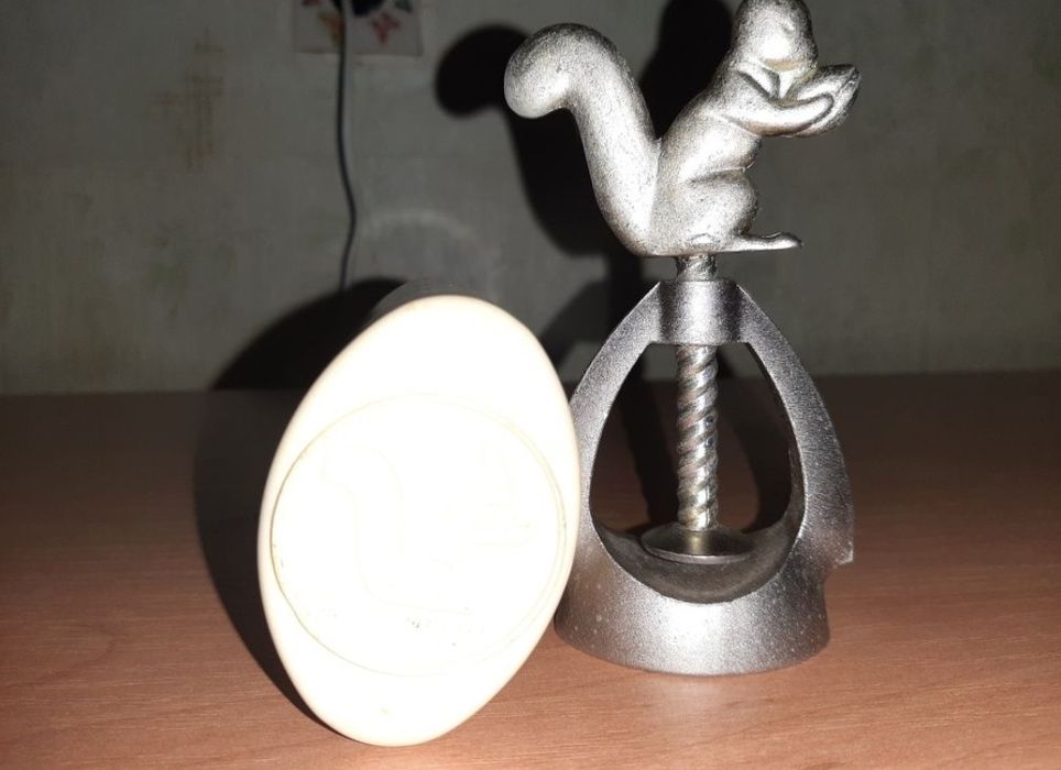 Орехокол белочка