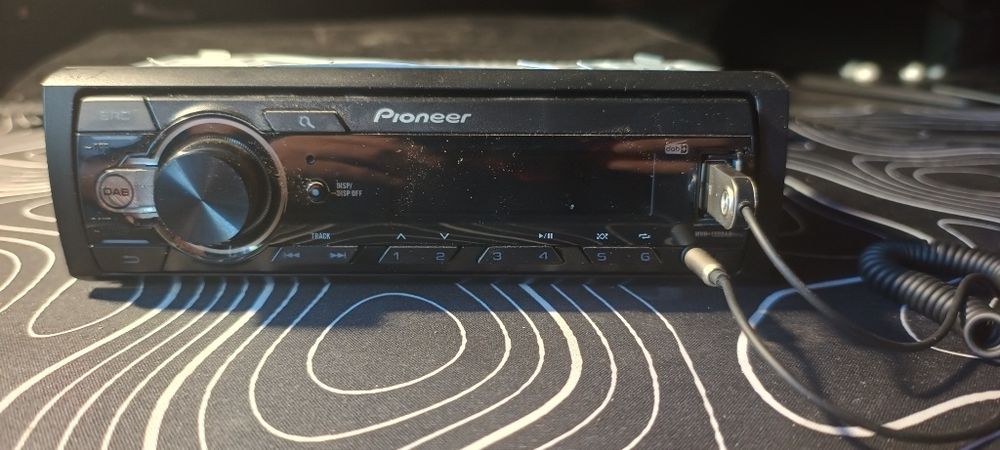 Radio samochodowe Pioneer MVH-130DAB z transmiterem FM Baseus