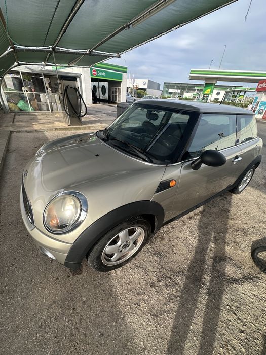 MINI One D477814827884236802