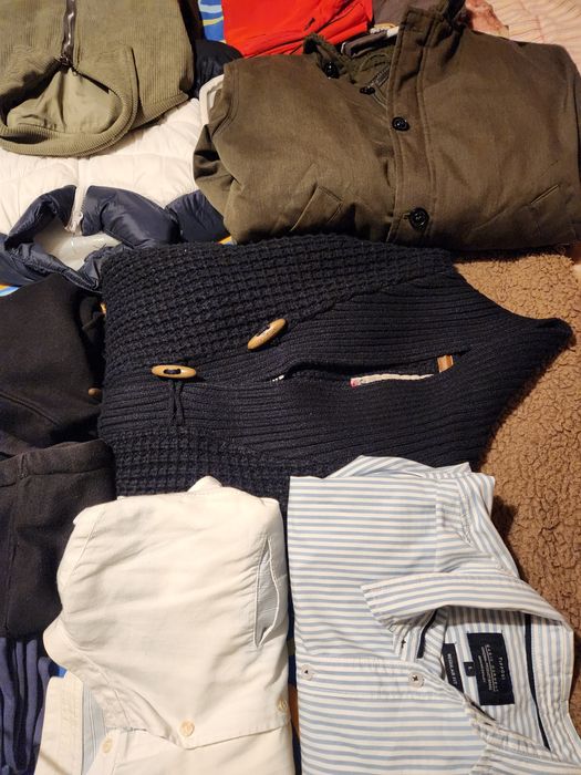 Lote de 25 peças de roupa masculina(tamanho M e L)+ sapatilhas