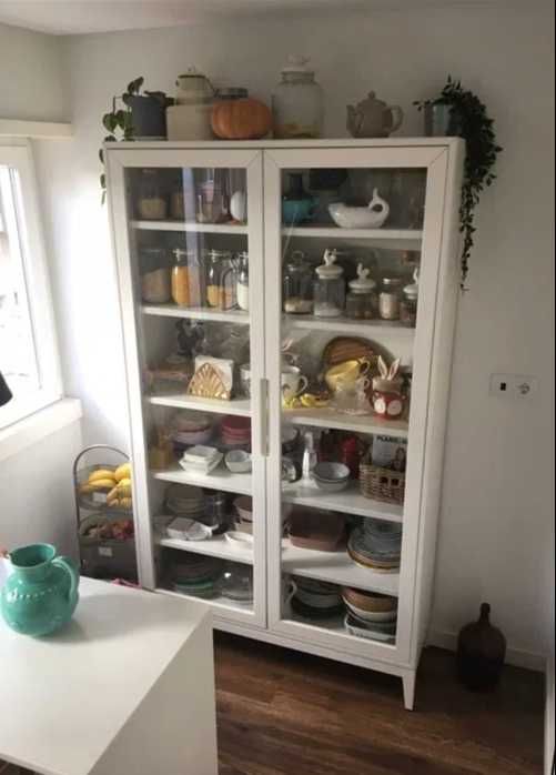 Armário branco c/2 portas em vidro, 118x203cm Ikea (madeira maciça)