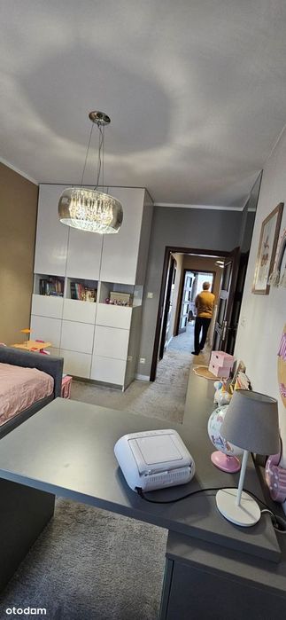 Dom szeregowy z garażem i klimatyzacją, 180 m² w CENTRUM + 2 garaże