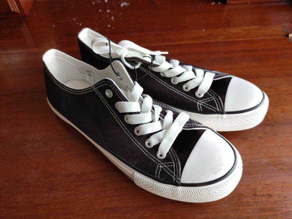 Sapatilhas Tom&Rose - estilo Allstar, tamanho 39 NOVAS!