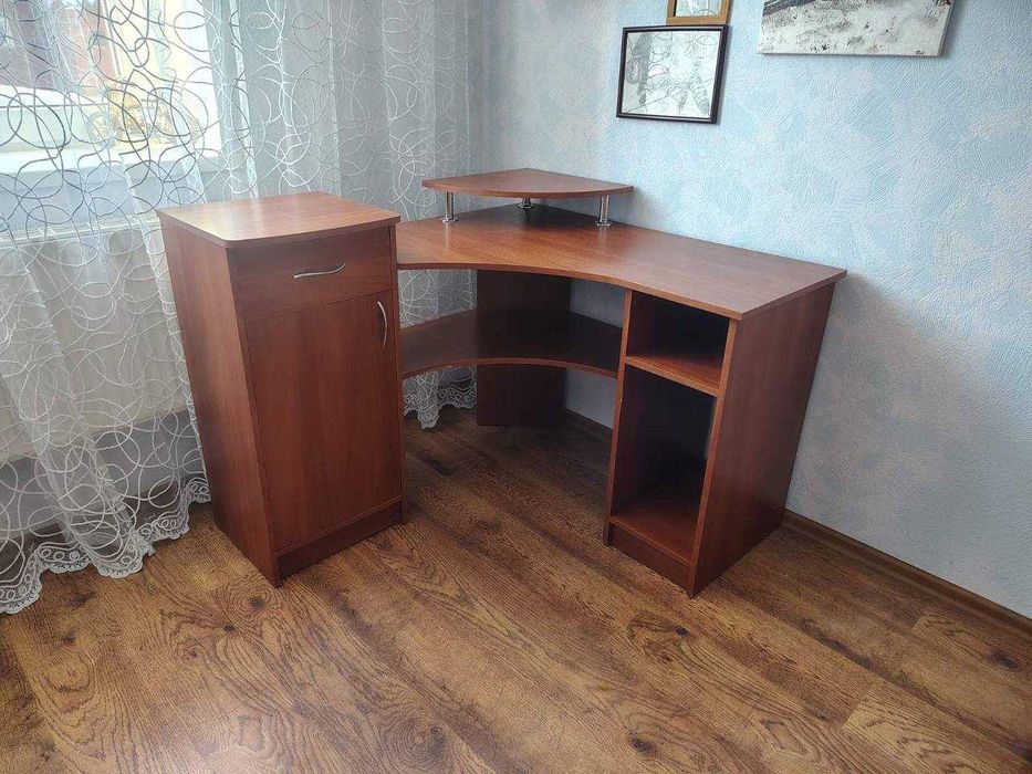 Продається вживаний стіл