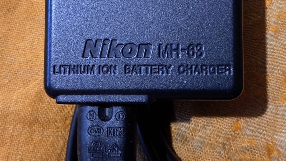 Зарядний пристрій Nikon оригінал