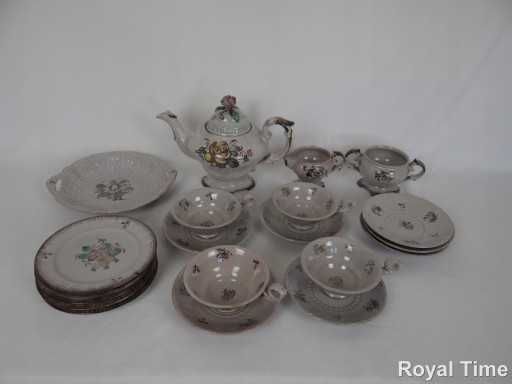 Piękny serwis 4 osobowy Ceramika