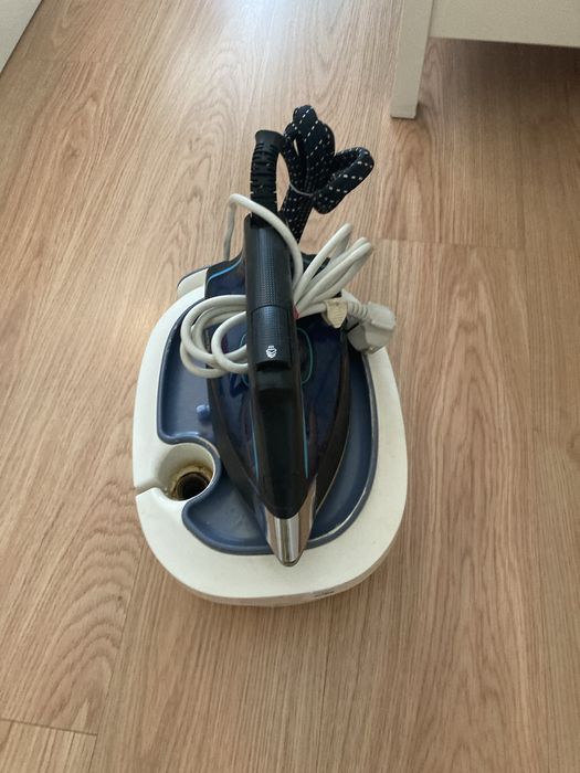 Vendo ferro de engomar com caldeira para pecas