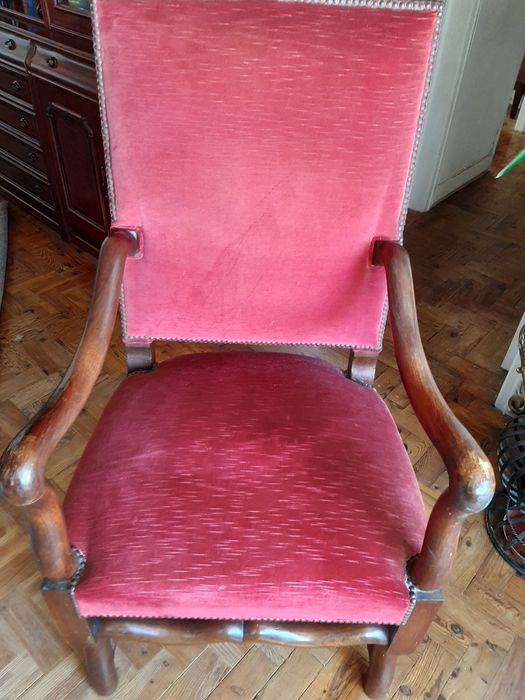 Cadeirão muito Antigo