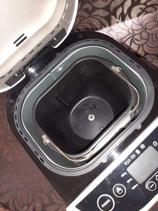 Хлебопечка продам