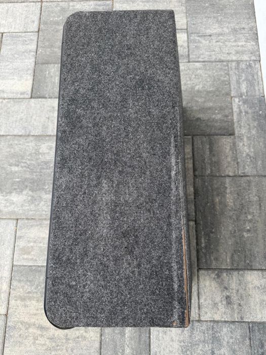 Subwoofer i wzmacniacz JBL