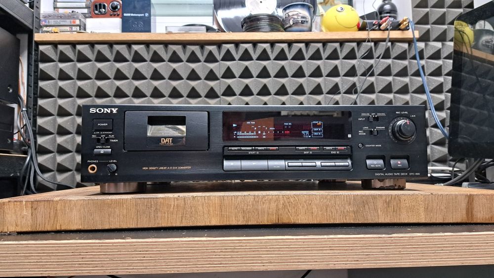 Magnetofon Dat Sony DTC-690
