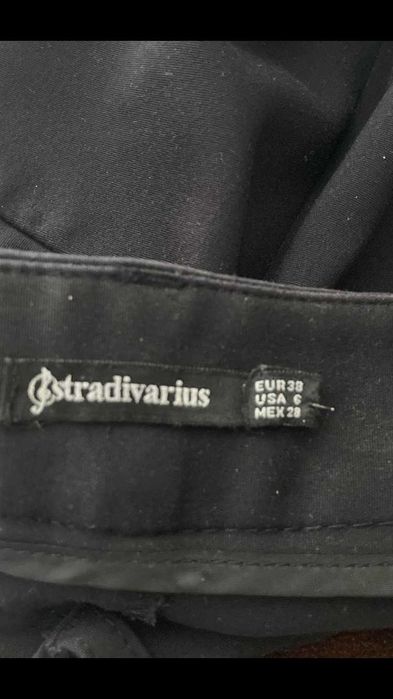 Черные укороченные  женские брюки  капри Stradivarius S-M