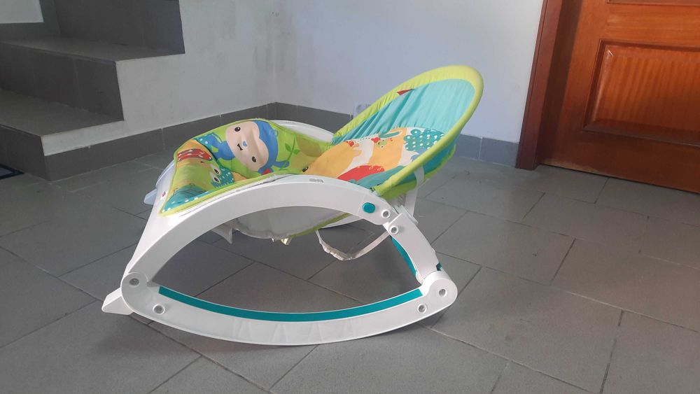 Espreguiçadeira/ cadeira de baloiço