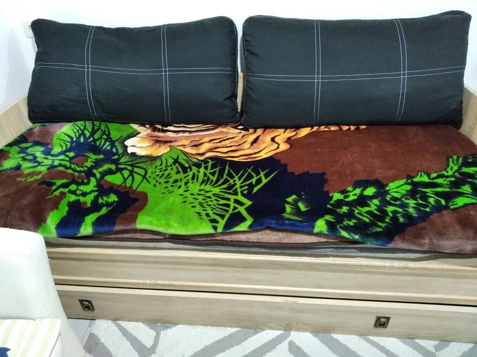 Кровать с ящиком