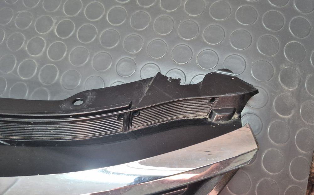 Передня решітка Toyota Camry V50/V55