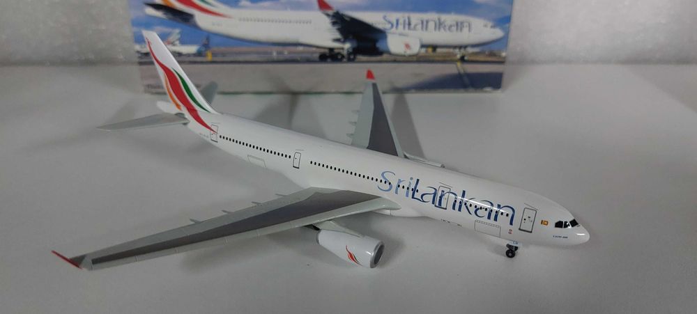Avião Boeing Aviões Airbus escala 1/400 em Metal Varios Ver Fotos 37