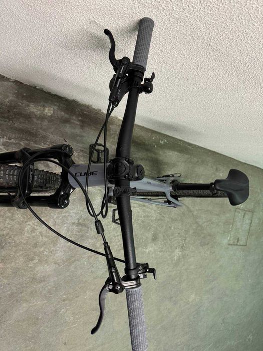 Bicicleta Cube Reaction Pro, tamanho S – Como Nova
