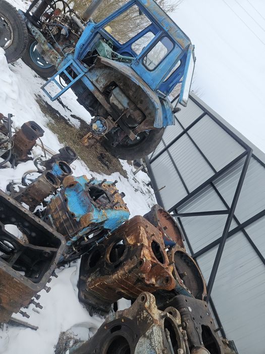 Капоти мтз та інше по мтз  уточнуйте та багатотінших запчасиин по мтз