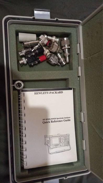 HP 8590B анализатор спектра SPECTRUM RF ANALYZER FREQUENCY 1.8 GHz