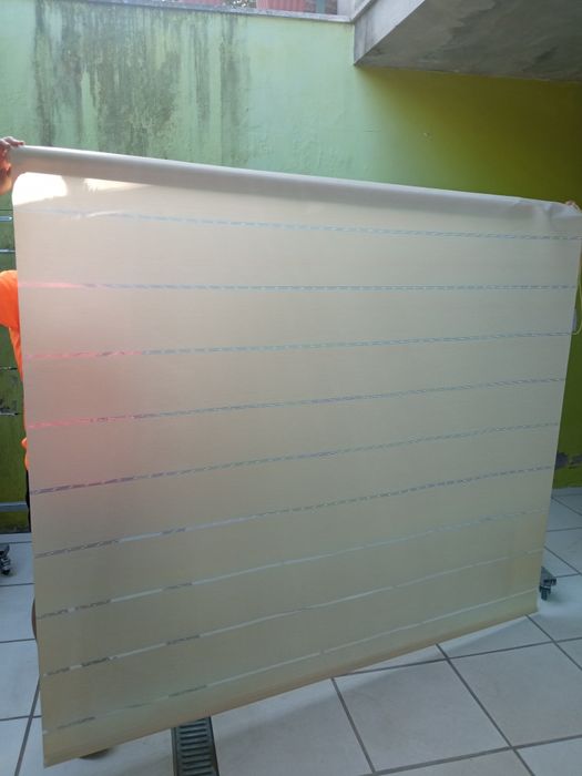 Cortina de rolo bege