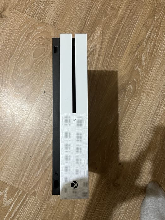 Xbox one s 1TB..
